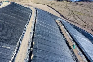 Teknik Perkuatan Tanah dengan Geosintetik dalam Pembangunan Lapangan