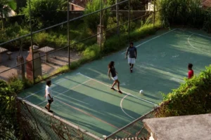 Kenali Perbedaan dan Kelebihan Lantai Lapangan Futsal Vinyl dan Interlock