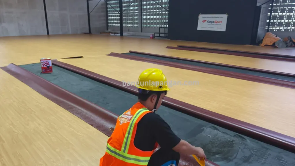 Proses konstruksi lapangan basket