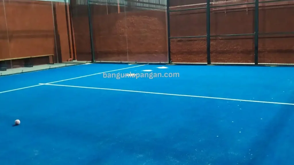 Komponen biaya pembangunan lapangan padel